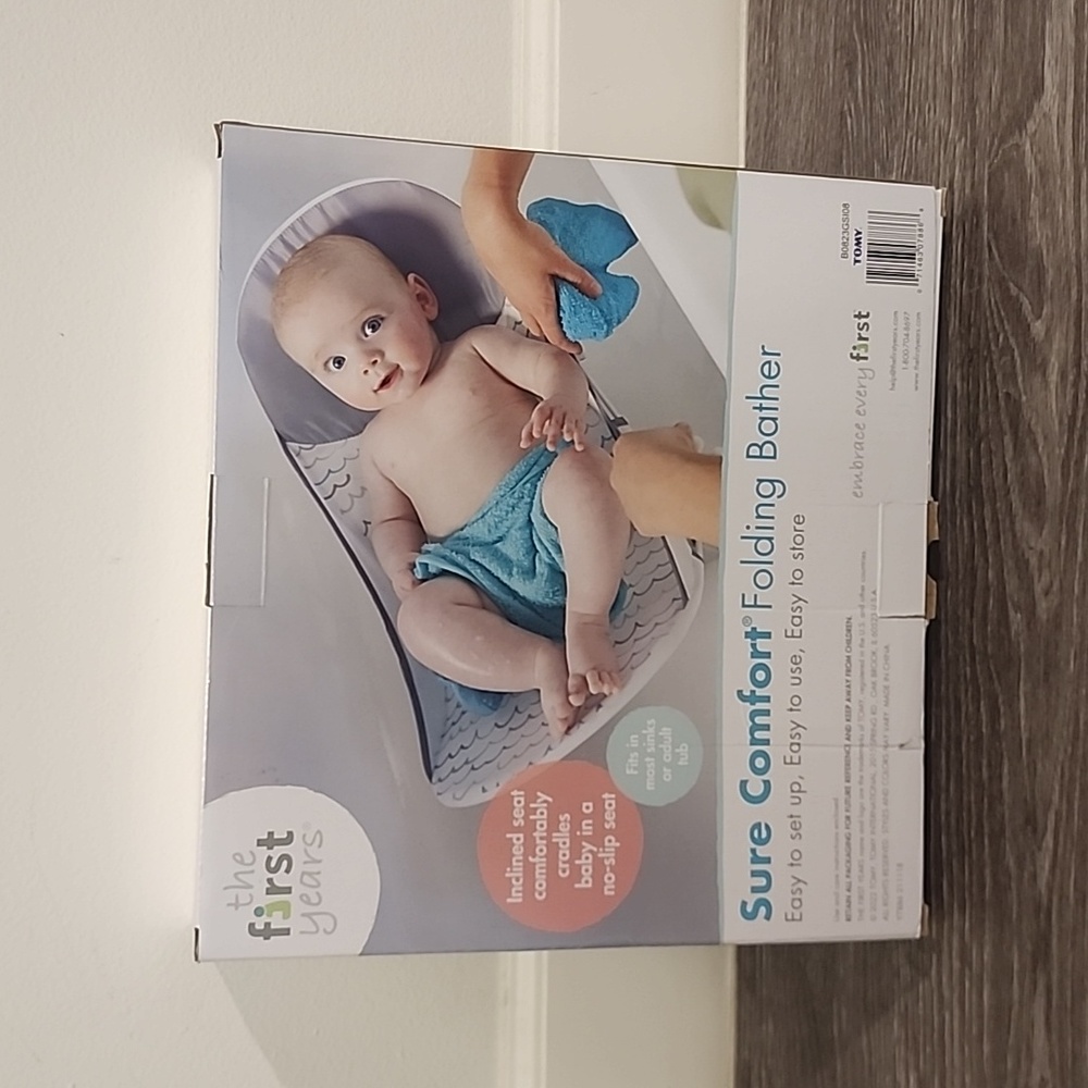 THE FIRST YEARS  -  SURE COMFORT - FOLDING BATHER -  COLOR ; WHITE